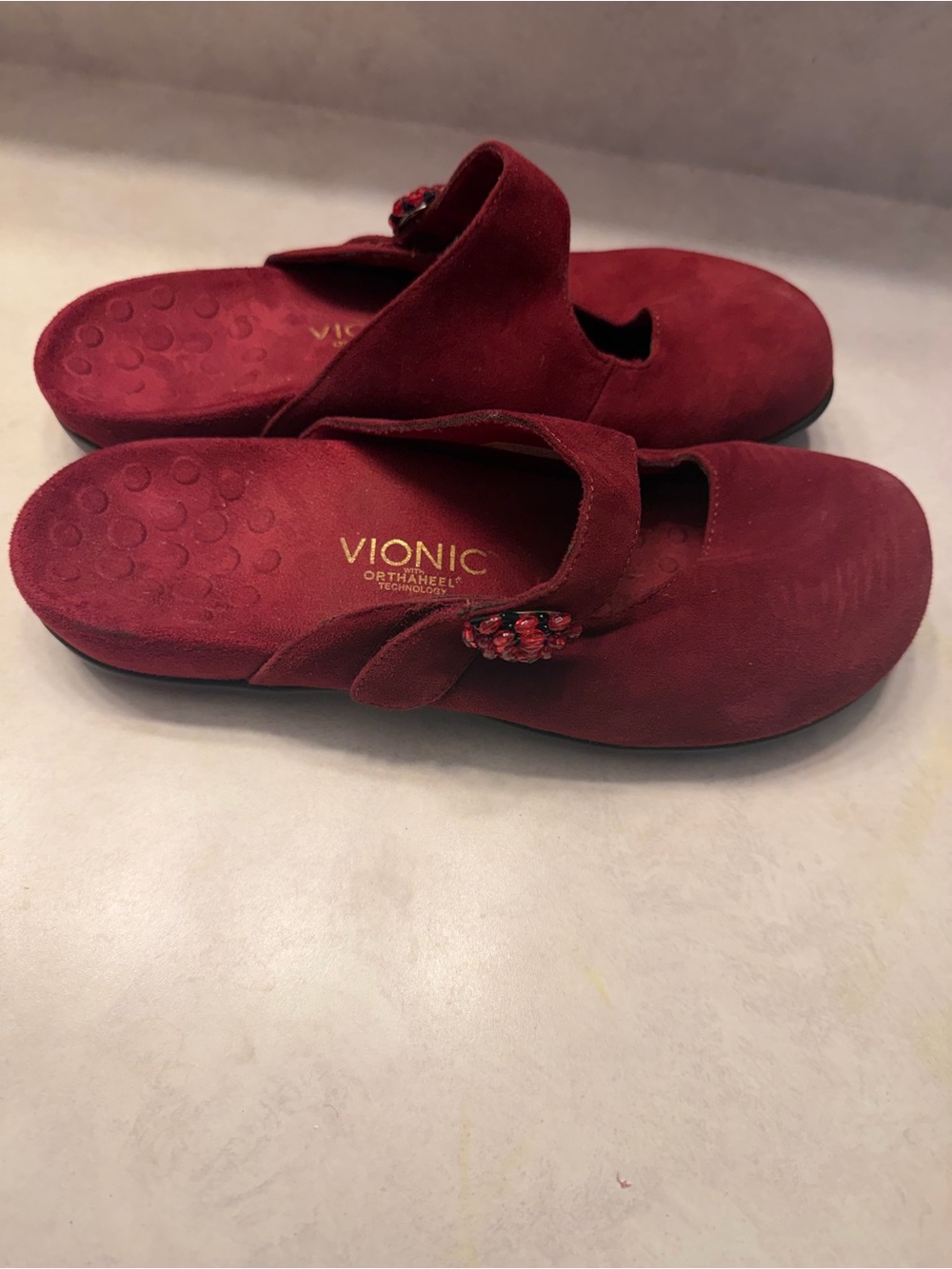 Vionic Women's Burgundy Suede Mary Jane Clog